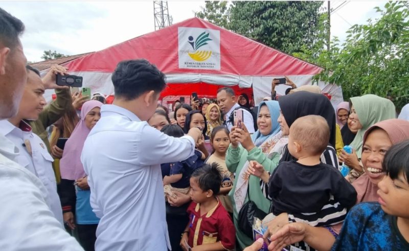 Wakil Presiden Gibran Rakabuming didampingi Pj. Gubernur Jawa Barat Bey Machmudin dan Kepala BNPB Suharyanto, langsung meninjau salah satu lokasi terdampak bencana. Dok Setwapres