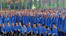 Komitmen Pemerintah melalui PT Taspen akan menyalurkan gaji pensiunan PNS rutin di awal bulan dengan nominal yang telah ditetapkan sesuai golongannya. Foto. Dok.Hallo.Id