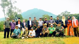 Peresmian serta syukuran lapang sepak bola Dayeuh Luhur yang berlokasi di Kp. Gorowong RT03/05 Desa Gardusayang Kecamatan Cisalak.