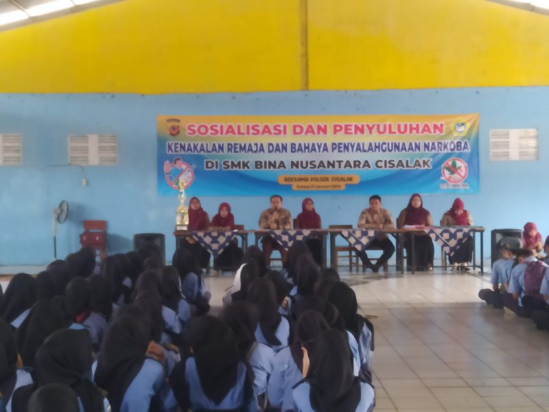 Acara berlangsung di lantai 2 Gedung SMK Bina Nusantara. Kp. Samoga Desa Gardusayang Kecamatan Cisalak Kabupaten Subang.