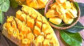 Nangka mengandung lebih dari 3 gram protein per cangkir, dibandingkan dengan 0-1 gram pada jenis buah serupa lainnya, seperti apel dan mangga.