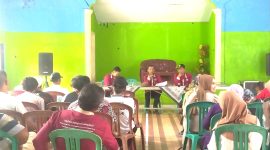 Pemerintah Desa Kawungluwuk, Kecamatan Tanjungsiang Kabupaten Subang, menyalurkan dana insentif dan dana operasional kepada ketua RT dan RW.