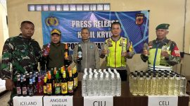 Cipata Kondisi Diawal Tahun 2025, Puluhan Botol Miras dari Berbagai Jenis Berhasil Diamankan Polisi. 