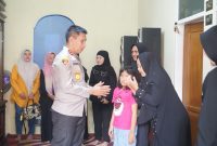 Kapolda Jabar Kunjungi Rumah Duka Aipda Anumerta Anditia yang Gugur Saat Menyelamatkan Korban Tenggelam  di Pantai Pangandaran. Foto.Dok Humas Polda Jabar
