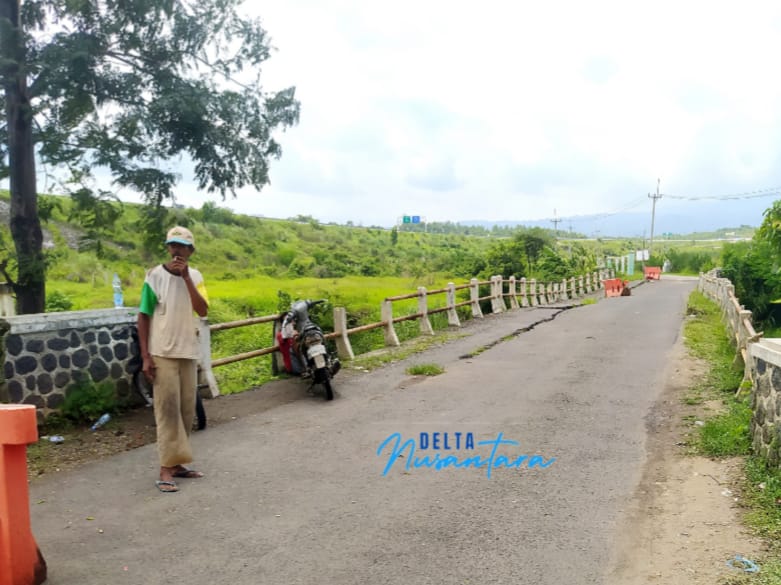Jembatan (Sasak Berem) Cipelang Akses Penghubung Kecamatan Conggeang - Ujungjaya Sumedang Nyaris Roboh