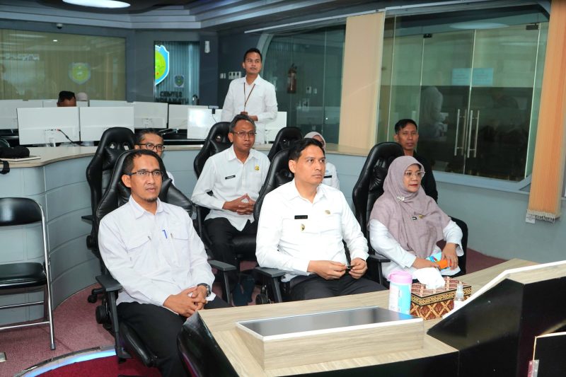 Bupati Indramayu Lucky Hakim.