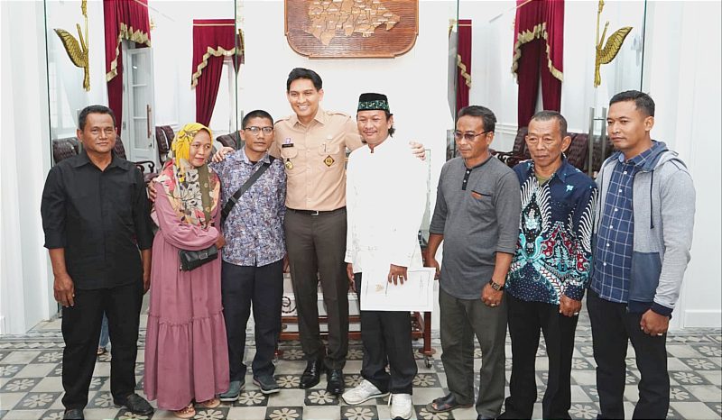 Bupati Indramayu Berikan Apresiasi Kepada Solihin Atas Pemulangan Korban TPPO yang Terjebak di Konplik Thailand dan Myanmar 
