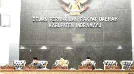 Wabup Syaefudin Menyampaikan Jawaban Bupati Atas Pemandangan Umum Fraksi DPRD Terhadap 3 RAPERDA