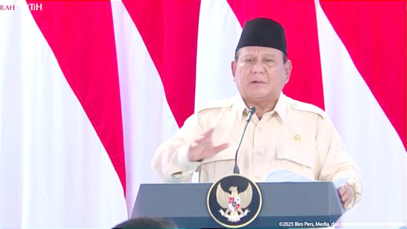 Presiden Prabowo Subianto mengungkapkan produksi beras hingga jagung dalam negeri melimpah. Hingga RI tak usah lagi impor.
