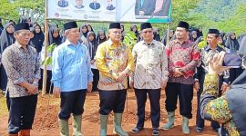 Launching sejuta pohon 
 dihadiri Kabid. Pd. Pontren Kanwil Prov.Jabar, Kepala Kemenag Kabupaten Subang, Kasi Pd. Pontren Subang, Ketua FPP. Kabupaten Subang, Kapala KUA Cijambe, MUI Cijambe, DPC FKDT Kabupaten Subang serta para ketua FPP  Kecamatan Sekabupaten Subang.