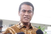 Mentan Amran mengungkapkan alasan mengapa bansos beras 10 kg dan beras murah produksi Bulog belum disalurkan lagi oleh pemerintah. 