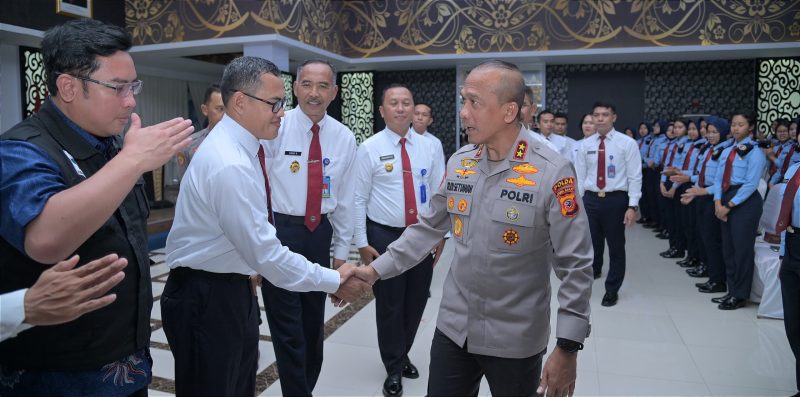 Kepolisian Daerah Jawa Barat (Polda Jabar) menerima kunjungan dari para siswa dan pendidik SMA Taruna Nusantara Kampus Cimahi dalam rangka kegiatan Studi