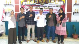 Kepala Desa bersama Ketua dan pengurus Koperasi Merah Putih Desa Cupunagara.