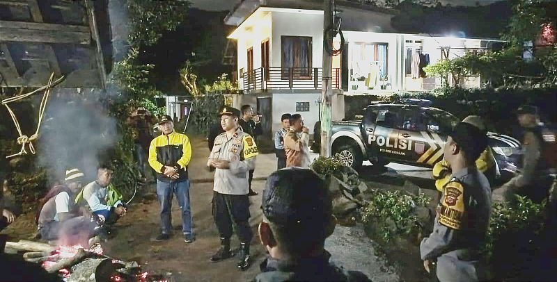 Pemdes Cupunagara bersama Polsek Cisalak  juga turut hadir Babinsa, Bhabinkamtibmas dan perangkat desa, sosialisasi kebijakan jam malam bagi pelajar di Desa Cupunagara. Sosialisasi tersebut dilakukan dengan berpatroli di sekitar Wilayah desa.