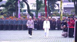 Gubernur Jawa Barat, Dedi Mulyadi, bertindak sebagai inspektur upacara, Selasa (1/7/2025)