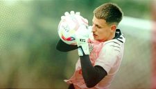 Penjaga gawang asal Belanda, Mike Hauptmeijer didatangkan dari klub PEC Zwolle liga Belanda.