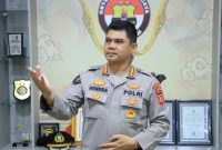 Kabid Humas Polda Jabar, Kombes Pol. Hendra Rochmawan dalam keterangannya menyampaikan bahwa yang dilakukan oleh tersangka melakukan perusakan terhadap sebuah gitar dan satu unit mobil Ertiga.