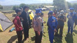 Kabid Humas Polda Jabar Kombes Pol. Hendra Rochmawan menyampaikan tiga orang wisatawan asal luar daerah terseret arus laut saat berenang, Satu orang berhasil diselamatkan, sementara dua lainnya masih dalam pencarian.