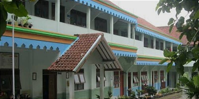 Kemendikdasmen) menyampaikan sekolah swasta kini bisa mengajukan permintaan perbaikan sekolah ke pemerintah.