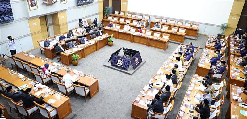 ICW meyakini DPR RI dan DPD RI mendapat sumber penghasilan lain di luar gaji dan tunjangan, dan karenanya hal itu perlu dipertanggungjawabkan.