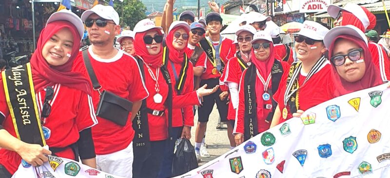 Karyawan bersama Pimpinan PT. Delta Jaya Group turut berpartisipasi dalam barisan Karnaval HUT RI ke-80