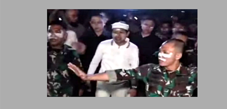 Ditengah Gelap Gulita, Dedi Mulyadi Temui Para Pengujuk Rasa yang Berlangsung di Depan Gedung DPRD