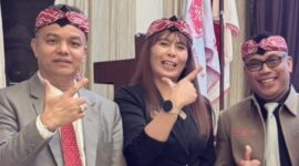 Foto. Ketua, Sekretaris, dan Bendahara PERADIN Kota Bandung 