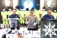 Kabid Humas Polda Jabar Kombes Pol. Hendra Rochmawan: 11 orang ditetapkan sebagai tersangka dengan berbagai peran.