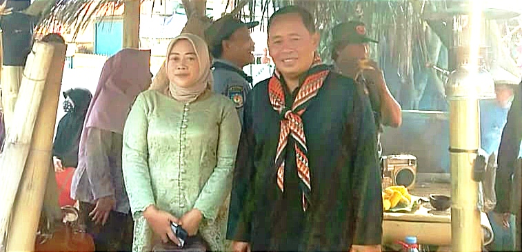 Upaya untuk melestarikan warisan budaya Sunda khususnya di Sumedang Utara, Camat Sumedang Utara, H. Ayuh Hidayat, meresmikan acara Gelar Budaya Tegalkalong.