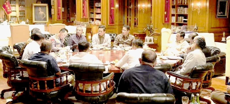 Presiden bersama para menteri gelar rapat, bahas berbagai isu strategis di sektor pertanian, energi, dan infrastruktur.