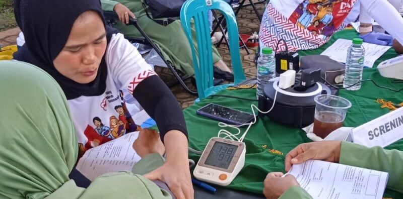 Kodim 0610 Sumedang, bersama PMI Cabang Sumedang, mengadakan acara Donor Darah dan Pengobatan Umum gratis.