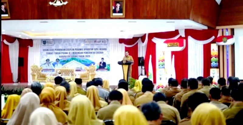 Wabup Kang Akur menyatakan, pemberhentian tidak dengan hormat bukanlah sebuah kebanggaan, melainkan langkah tegas demi menjaga integritas birokrasi.