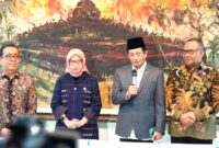 Pemerintah menetapkan 17 hari libur nasional dan delapan hari cuti bersama untuk 2026.