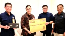 Eks Menteri Keuangan Sri Mulyani menerima uang pensiun usai tak lagi menjadi pejabat negara. (Foto: Arsip Taspen)