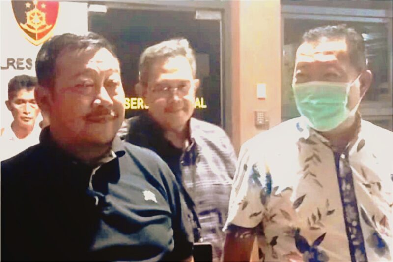 Setelah pemeriksaan, dr Maxi mengungkapkan bahwa proses berjalan cukup intensif, dengan sekitar 10 pertanyaan yang diajukan penyidik.