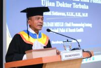 Kapolda Jabar, berhasil meraih gelar doktor setelah menjalani sidang disertasi berjudul 'Cerita dari Mesuji 