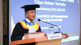 Kapolda Jabar, berhasil meraih gelar doktor setelah menjalani sidang disertasi berjudul 'Cerita dari Mesuji 