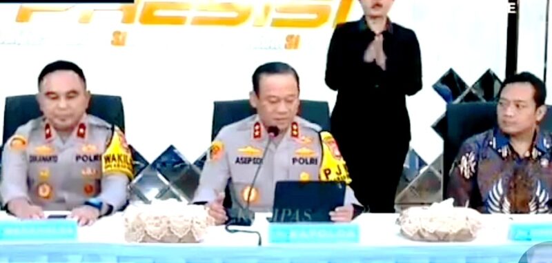 Polda Metro Jaya  menetapkan delapan orang sebagai tersangka dalam kasus tudingan ijazah palsu Presiden ke-7 RI Joko Widodo.