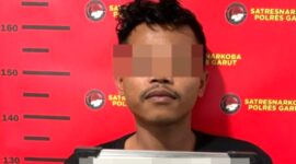 Polisi berhasil menangkap Pengedar Sabu Jaringan Cilawu, Polisi juga turut mengamankan barang bukti siap edar. Hal ini disampaikan Kabid Humas Polda Jabar Kombes Pol. Hendra Rochmawan.