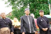 Salah satu tokoh masyarakat. Dr. Ir. Edi Askari, yang juga menjabat anggota DPRD Provinsi Jabar, menyatakan bahwa Desa Sukatani memiliki potensi besar dalam bidang pertanian dan pariwisata.