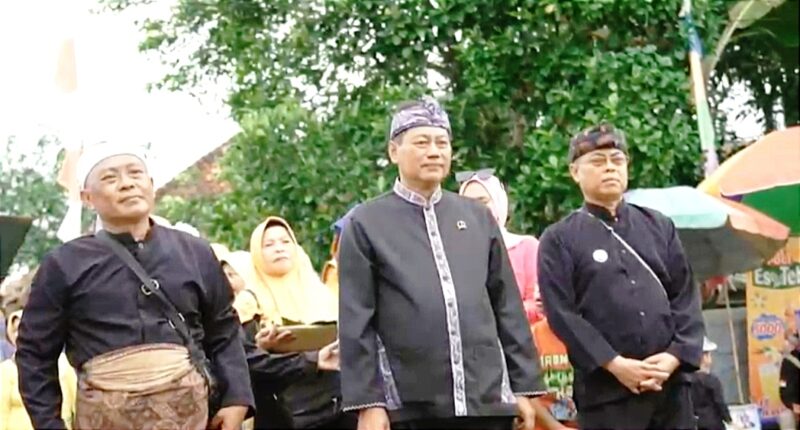 Salah satu tokoh masyarakat. Dr. Ir. Edi Askari, yang juga menjabat anggota DPRD Provinsi Jabar, menyatakan bahwa Desa Sukatani memiliki potensi besar dalam bidang pertanian dan pariwisata.