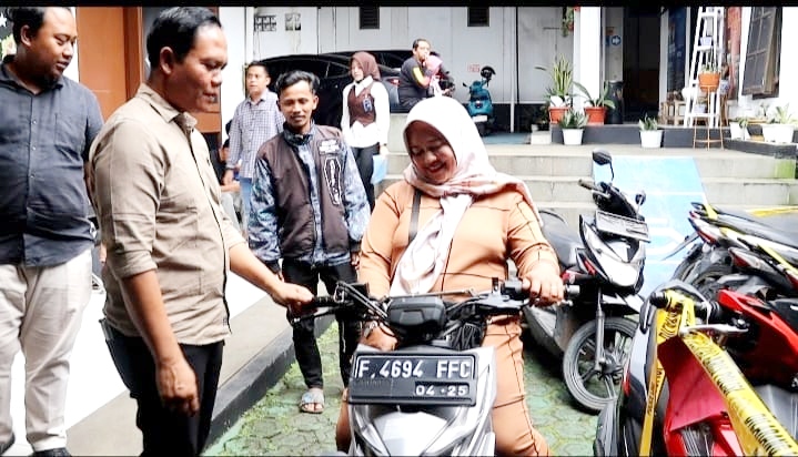 Polres Sukabumi Kota berhasil mengungkap kasus pencurian sepeda motor yang terjadi di beberapa lokasi.