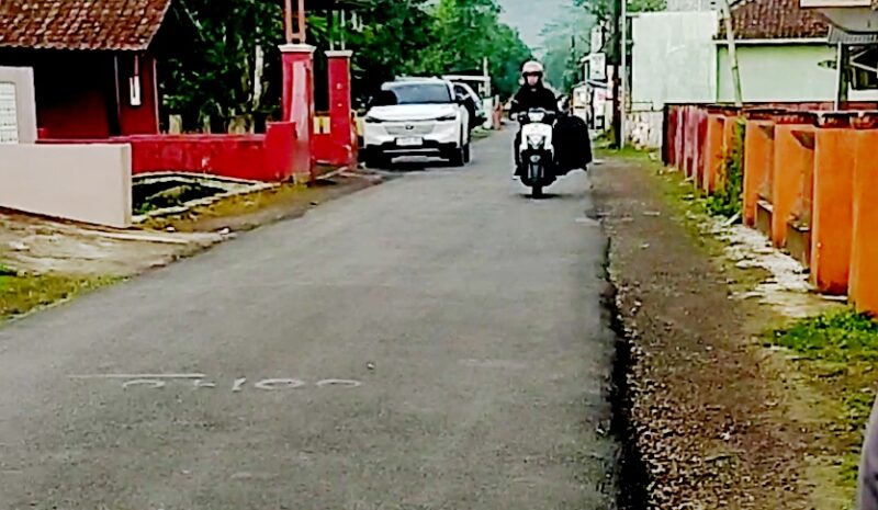 Pemerintah Provinsi Jawa Barat berencana mengambil alih penanganan infrastruktur jalan desa demi mempercepat perbaikan dan memastikan kualitas pembangunan lebih merata di seluruh wilayah.