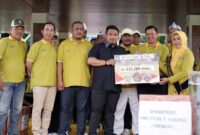 Bupati Subang, Reynaldy Putra Andita didampingi Sekda menghadiri Pengukuhan Bunda Guru Kabupaten Subang pada Puncak Upacara HUT ke-80 PGRI dan Hari Guru Nasional.