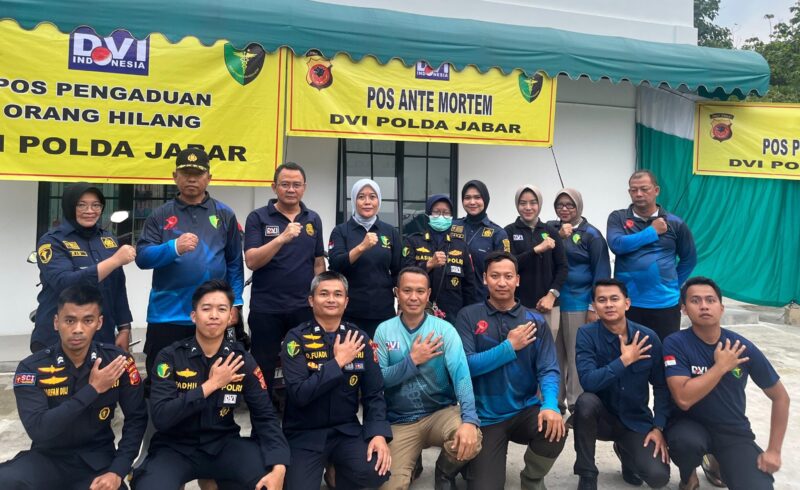 Tim Disaster Victim Identification (DVI) Polda Jabar terus bergerak cepat untuk mengidentifikasi korban hilang akibat tanah longsor di Kecamatan Arjasari, Soreang, Kabupaten Bandung.