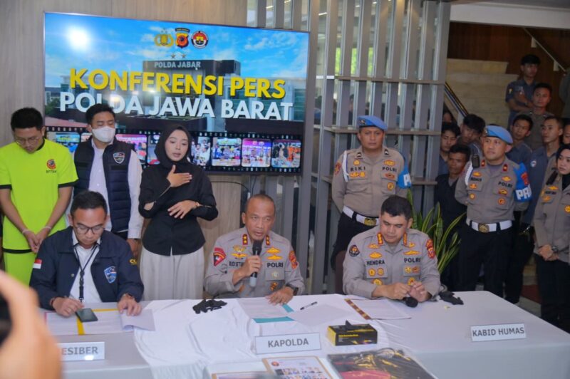 Direktorat Reserse Siber Polda Jawa Barat berhasil mengungkap dan menjerat tersangka ujaran kebencian berinisial MAFPN alias “Resbob”.