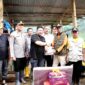 Bupati Subang yang akrab disapa Kang Rey, hadir langsung menemui warga, memberikan dukungan, serta menyerahkan bantuan awal yang diterima Kepala Desa Mayang.