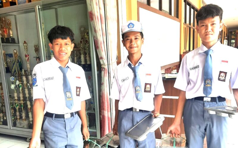 Program Makan Bergizi (MBG) di SMAN 1 Tanjungsiang telah resmi beroperasi sejak Juni 2025.
