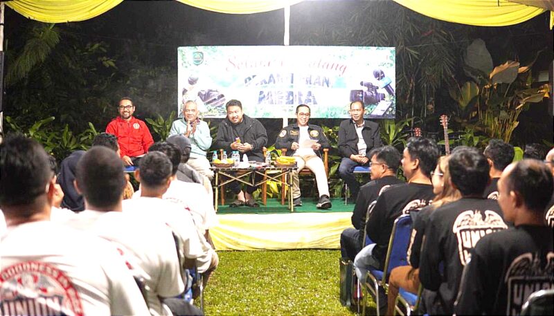Bupati Subang, Reynaldy Putra Andita, menggelar silaturahmi bersama awak media dalam acara “Silaturahmi Bersama Media” di Legok Gintung, Ciater, pada Sabtu malam (20/12).