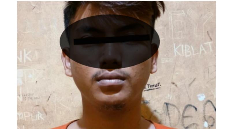 Kabid Humas Polda Jawa Barat, Kombes Pol Hendra Rochmawan, pelaku berinisial Dika Restu Wibowo (21), warga Kabupaten Bogor, diamankan setelah penyelidikan.